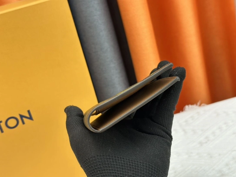 LV Wallets 4233H-1351