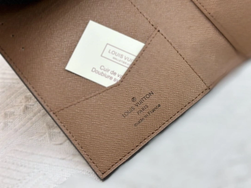 LV Wallets 4233H-1351