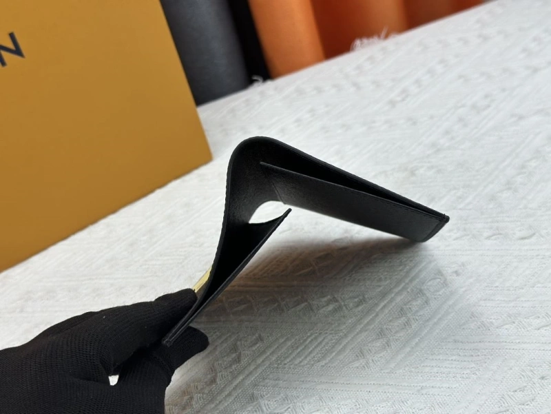 LV Wallets 4233H-1352