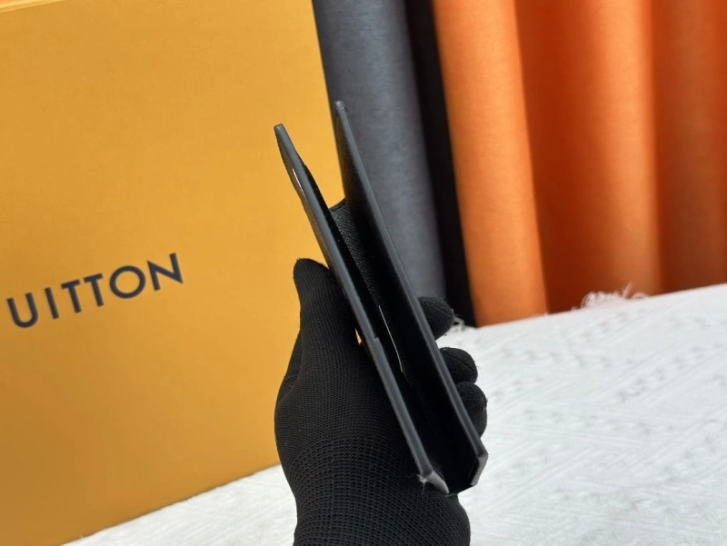 LV Wallets 4233H-1353