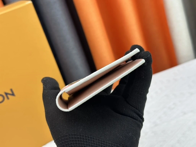 LV Wallets 4233H-1354