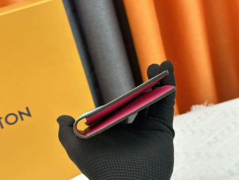 LV Wallets 4233H-1359