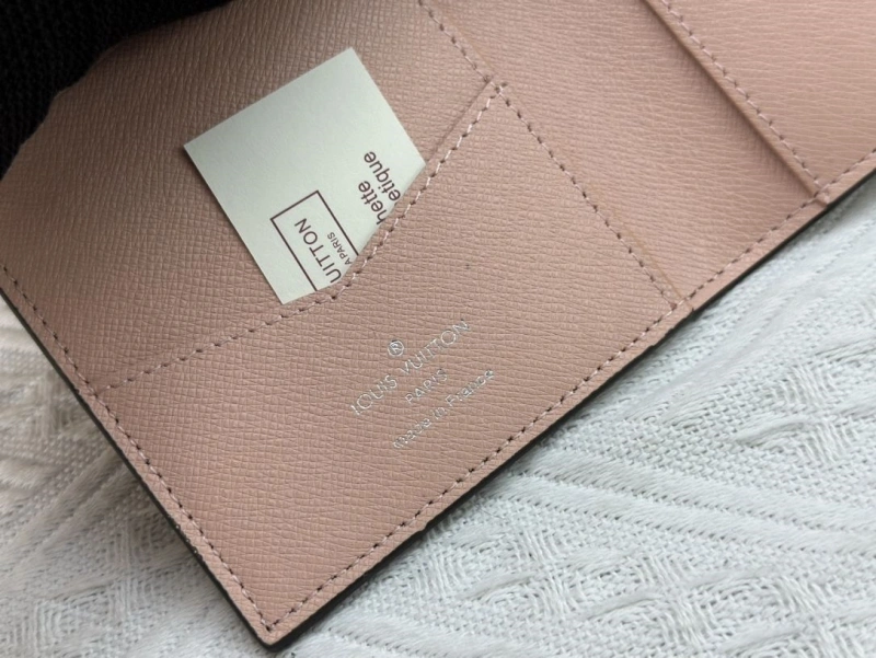 LV Wallets 4233H-1360