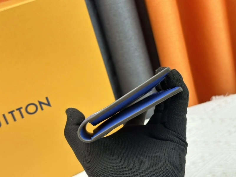 LV Wallets 4233H-1361