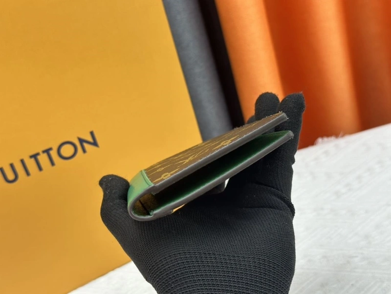 LV Wallets 4233H-1363