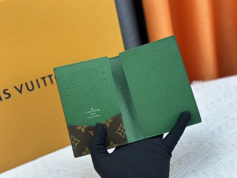 LV Wallets 4233H-1363