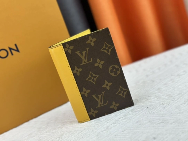 LV Wallets 4233H-1366