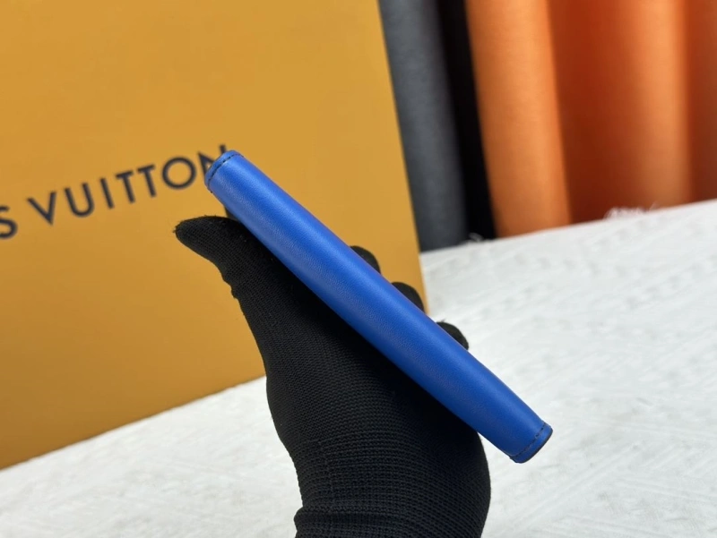 LV Wallets 4233H-1367