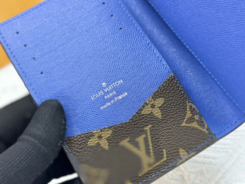 LV Wallets 4233H-1367