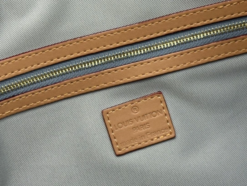 LV Travel Bags 4233H-1384