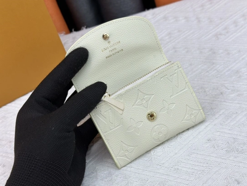 LV Wallets 4233H-1511