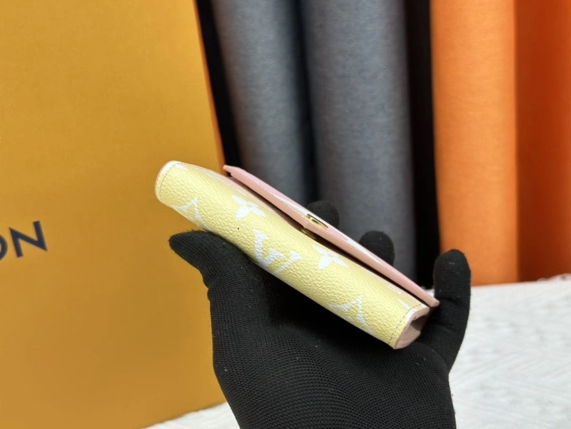 LV Wallets 4233H-1514