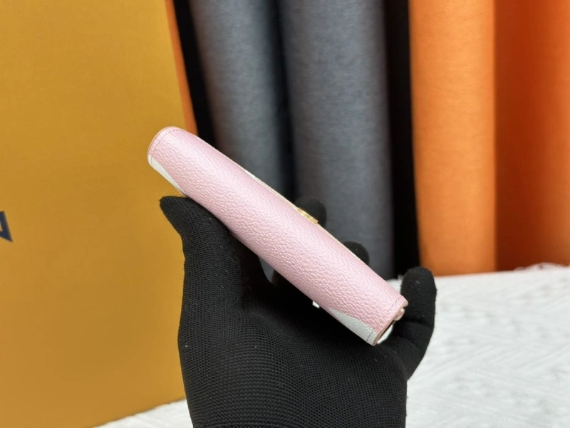 LV Wallets 4233H-1514