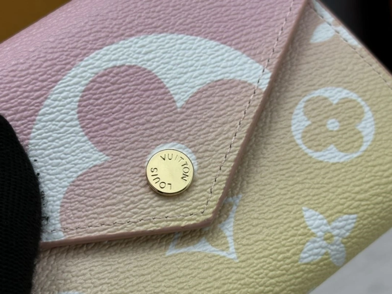 LV Wallets 4233H-1514