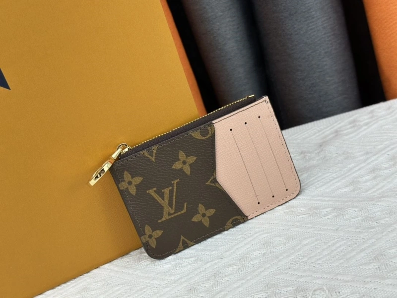 LV Wallets 4233H-1517