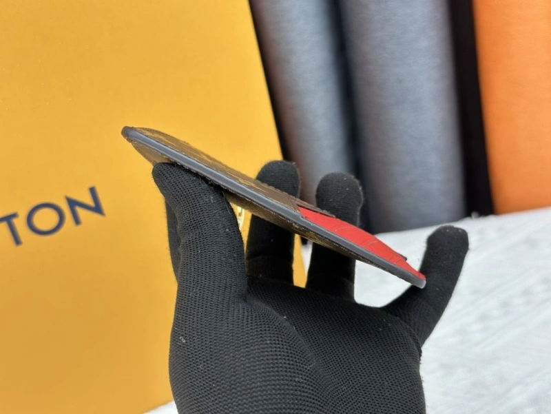 LV Wallets 4233H-1519