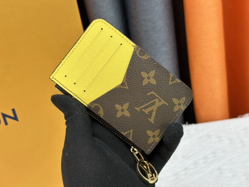 LV Wallets 4233H-1520