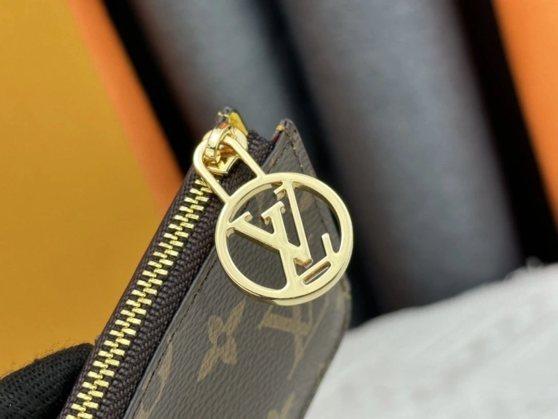 LV Wallets 4233H-1520