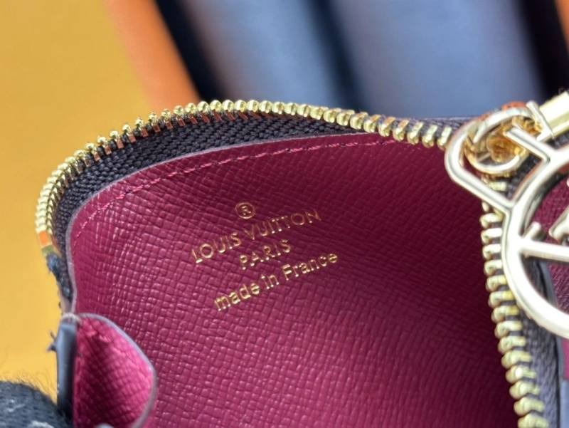 LV Wallets 4233H-1523