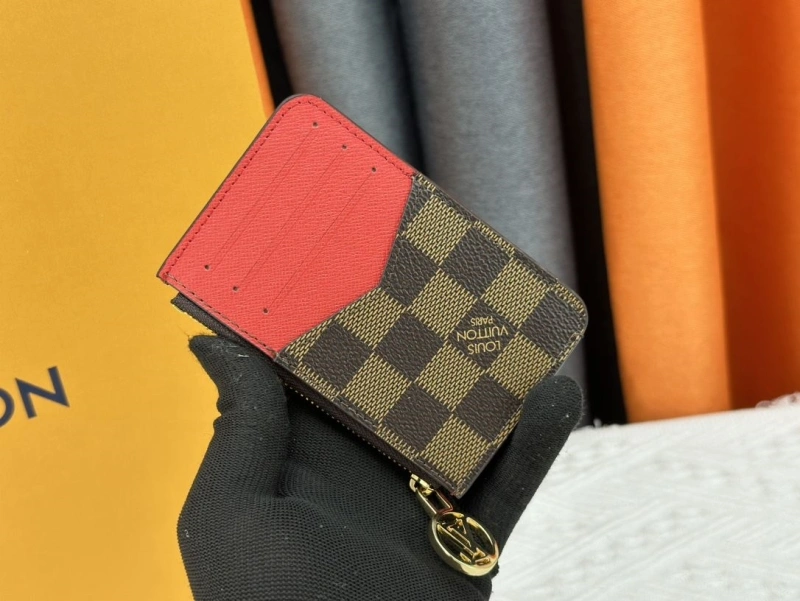LV Wallets 4233H-1525