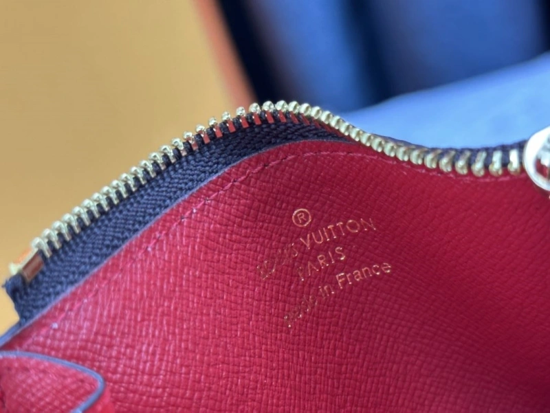 LV Wallets 4233H-1525