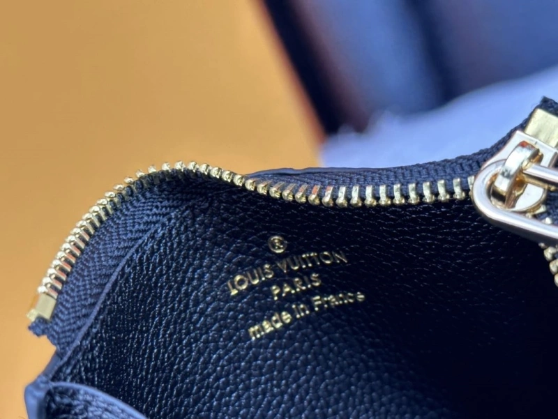 LV Wallets 4233H-1528