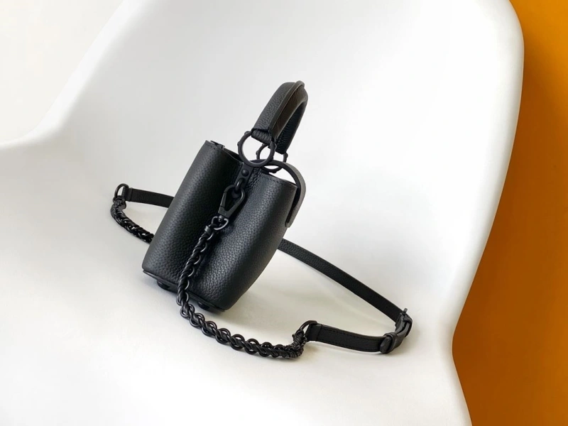 LV Capucines Bags 4233H-1545