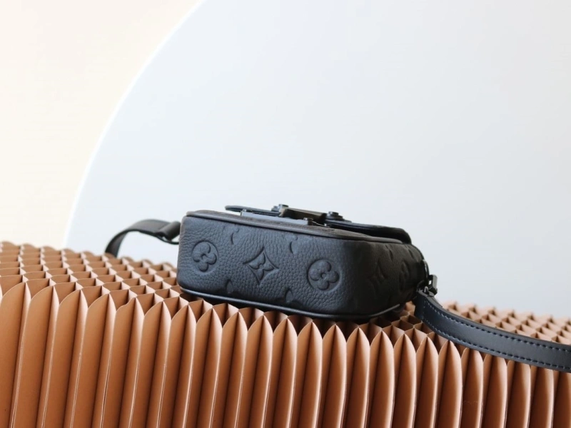 LV Satchel bags 4233H-1561