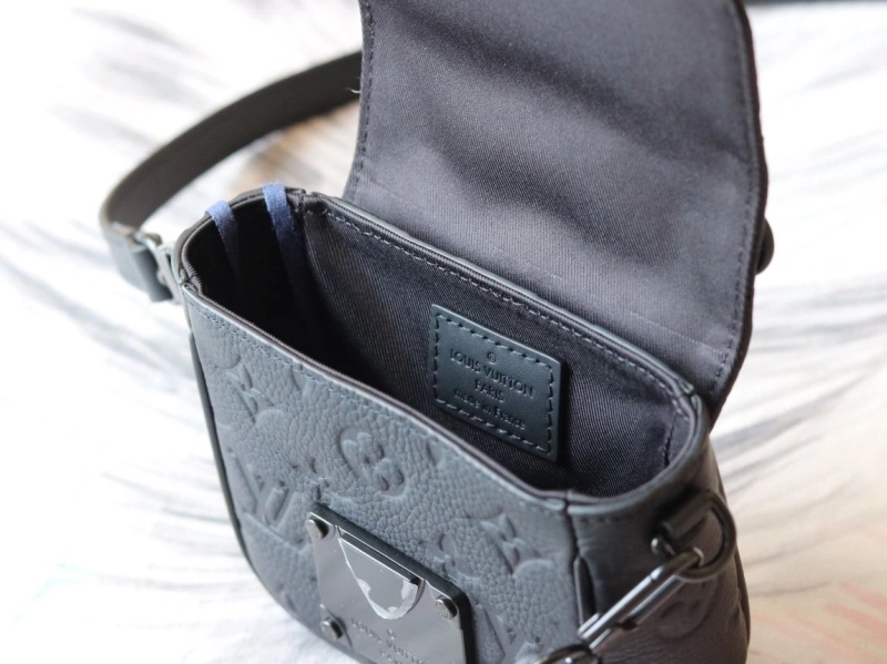 LV Satchel bags 4233H-1561