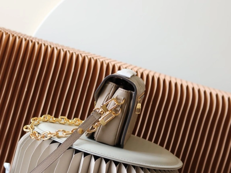 LV Satchel bags 4233H-1568