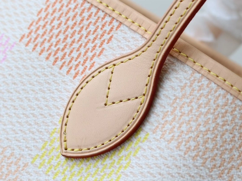 LV Shopping Bags 4233H-1590