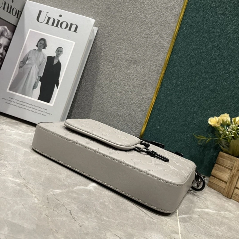 LV Satchel bags 4233H-1864