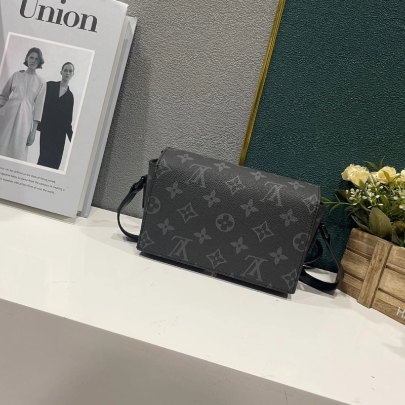 LV Satchel bags 4233H-2020