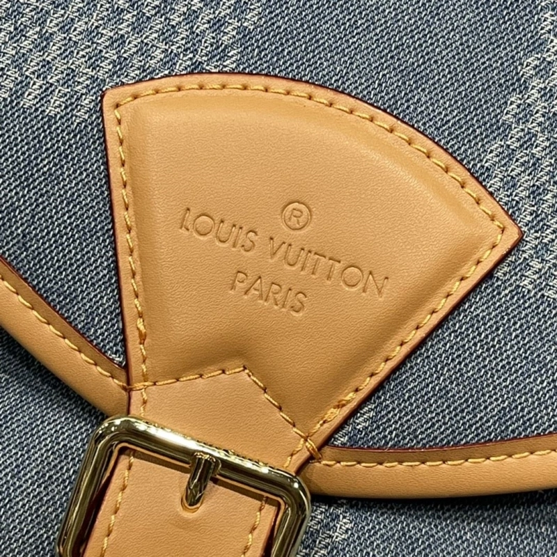 LV Backpacks 4233H-2027