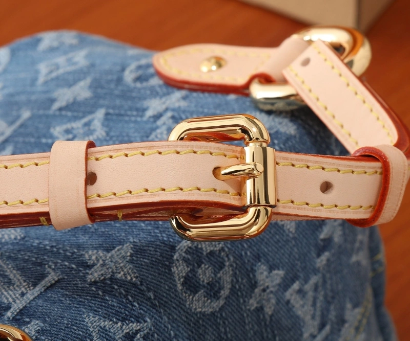 LV Backpacks 4233H-2172