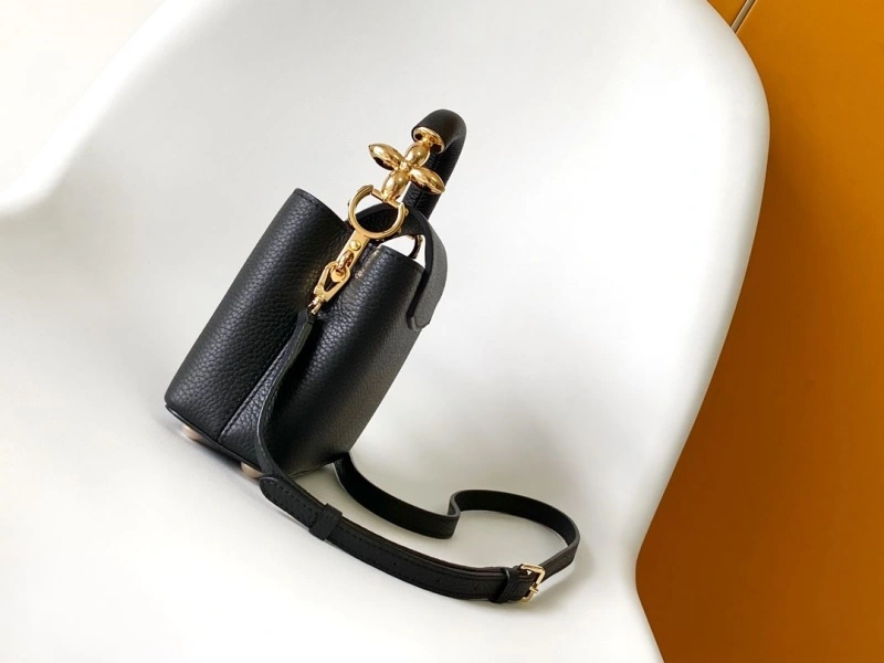 LV Capucines Bags 4233H-2229