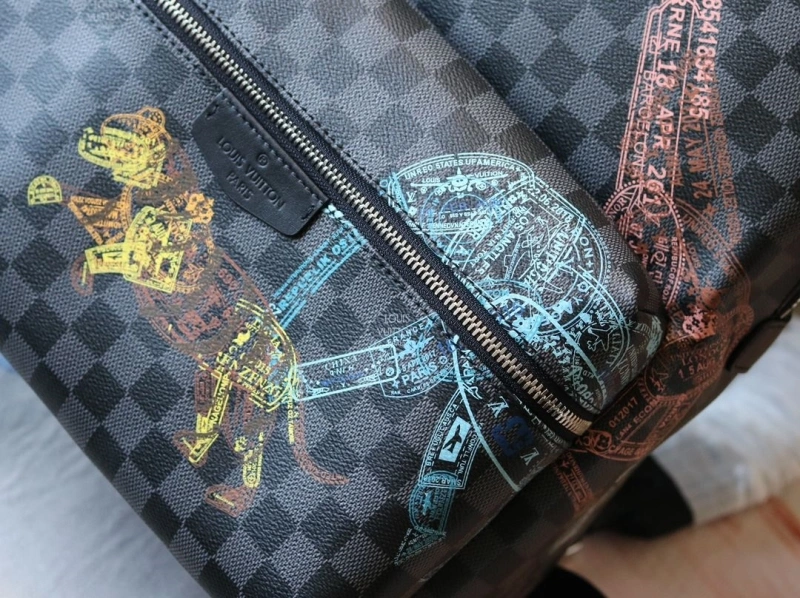 LV Backpacks 4233H-2367
