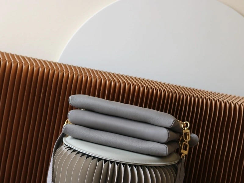 LV Satchel bags 4233H-2387