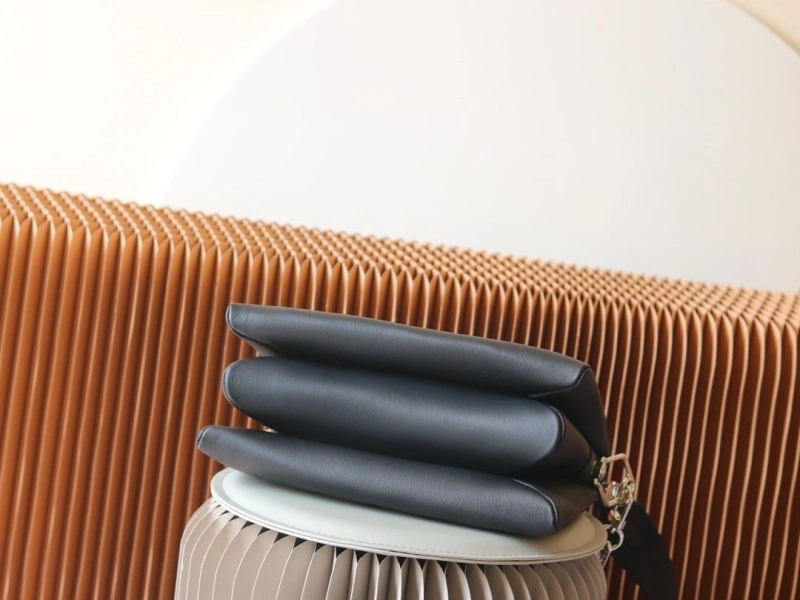 LV Satchel bags 4233H-2405