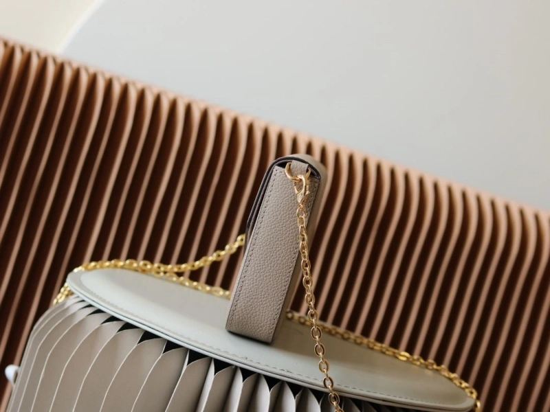 LV Satchel bags 4233H-2432