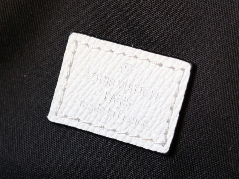 LV Backpacks 4233H-2465