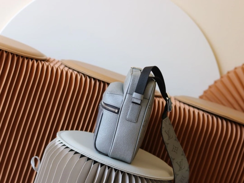 LV Satchel bags 4233H-2509