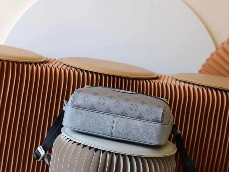 LV Satchel bags 4233H-2509