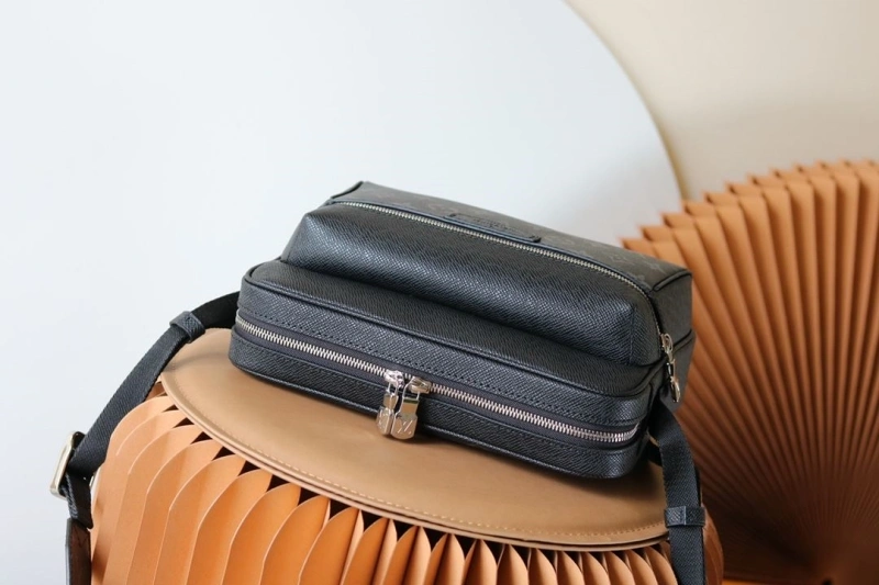 LV Satchel bags 4233H-2511