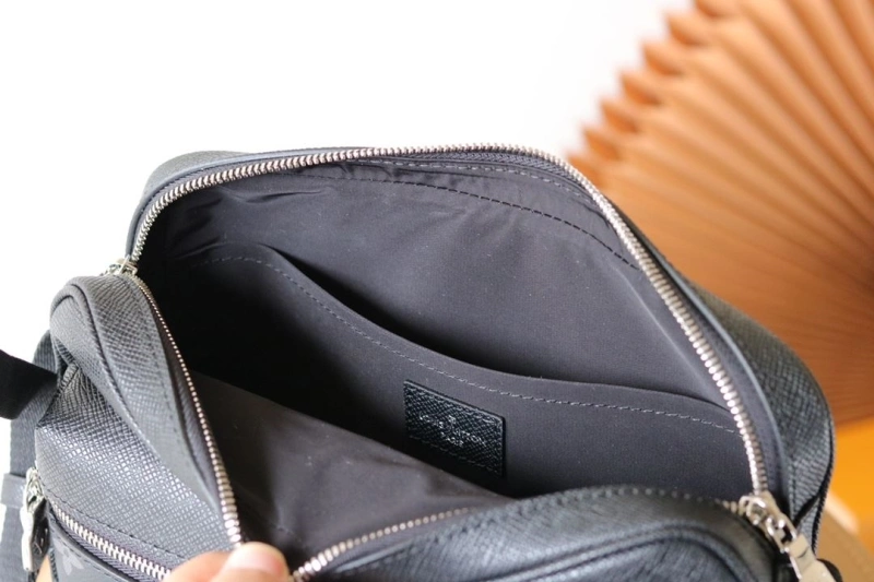 LV Satchel bags 4233H-2511