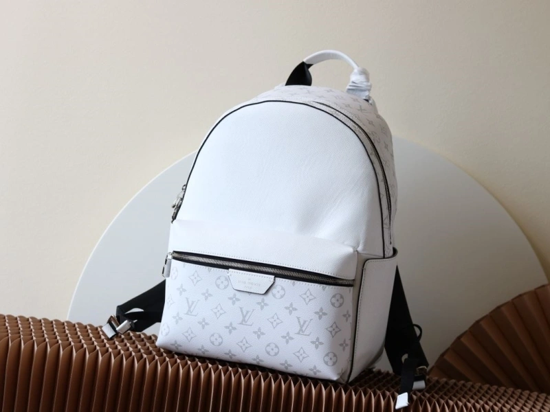 LV Backpacks 4233H-2523