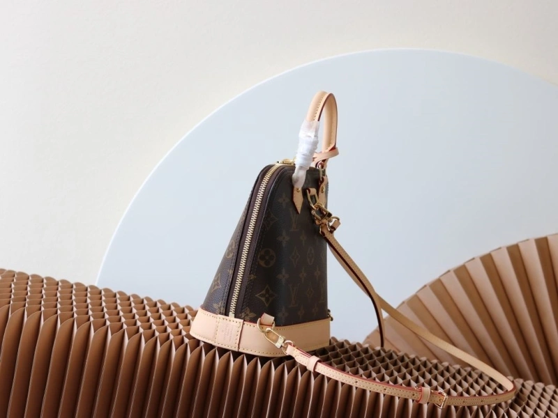 LV Backpacks 4233H-2527