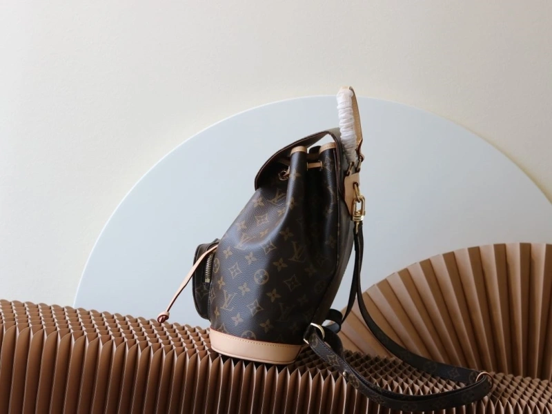 LV Backpacks 4233H-2530