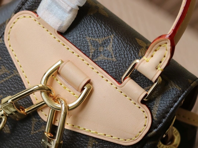 LV Backpacks 4233H-2531