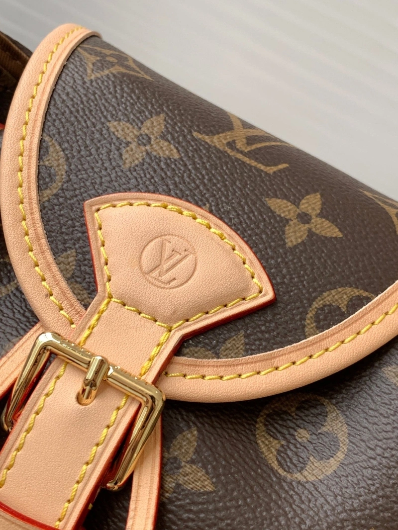 LV Backpacks 4233H-2565